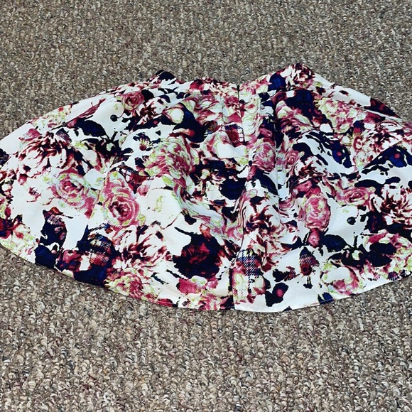 Womens Express Skirt - Picture 3 of 3
